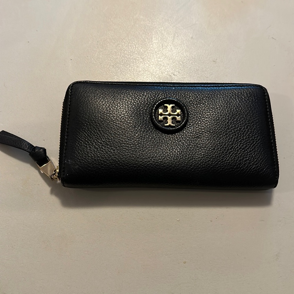 Tory Burch Black Leather Wallet